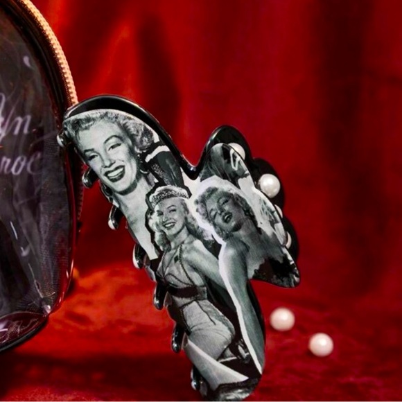 Fashion Jewelry Other - Marilyn Monroe Black & White  hair clip New!